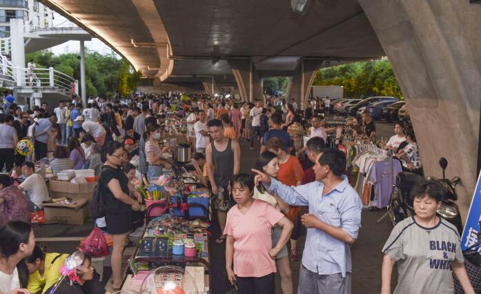 夜市擺地?cái)偪梢再u(mài)些什么？夜市地?cái)偤庙?xiàng)目推薦